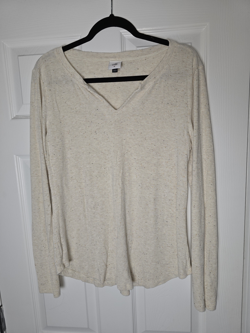 Cabi Women's Cozy Cream Long-Sleeve V-Neck Top Size Medium